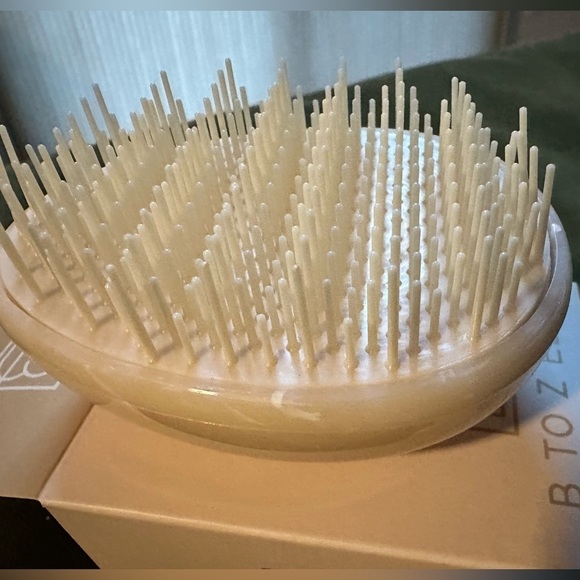 NEW B to Z Edit Mini Detangler Scalp Massager Hair Brush - Picture 7 of 9